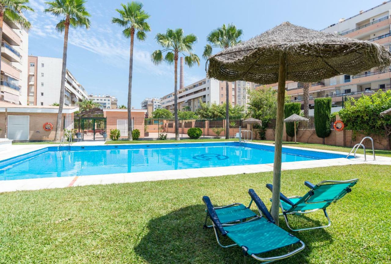 Charming Apartment On The Beach - Pool And Parking مالقة المظهر الخارجي الصورة
