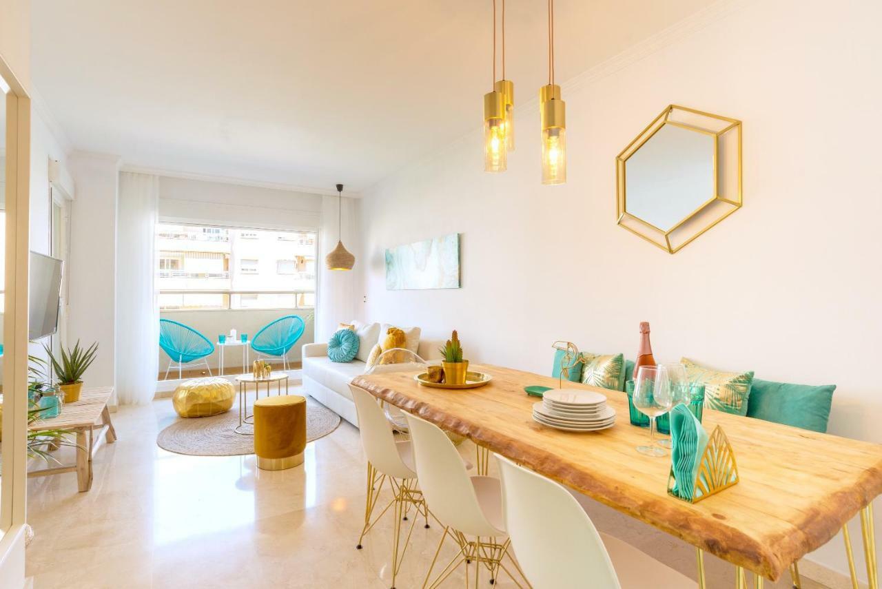 Charming Apartment On The Beach - Pool And Parking مالقة المظهر الخارجي الصورة
