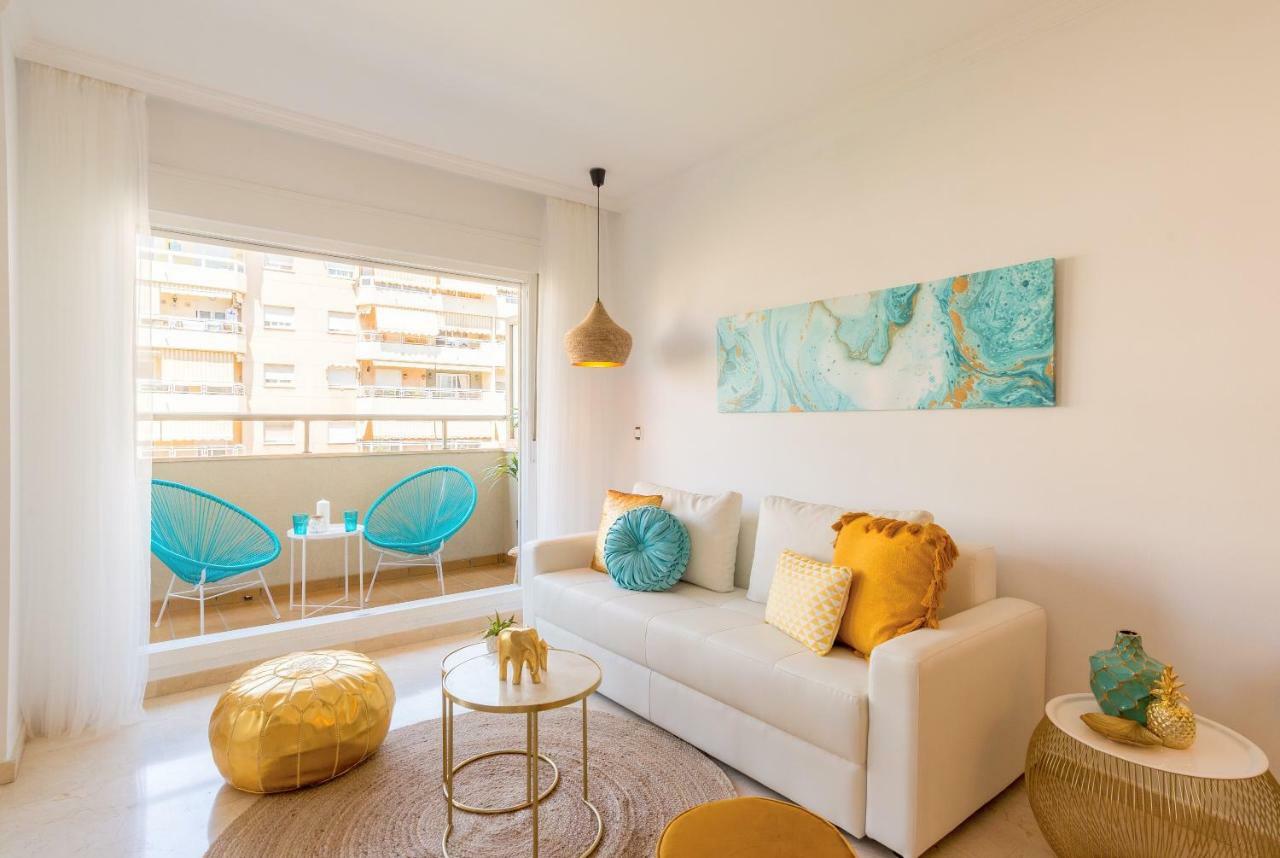 Charming Apartment On The Beach - Pool And Parking مالقة المظهر الخارجي الصورة