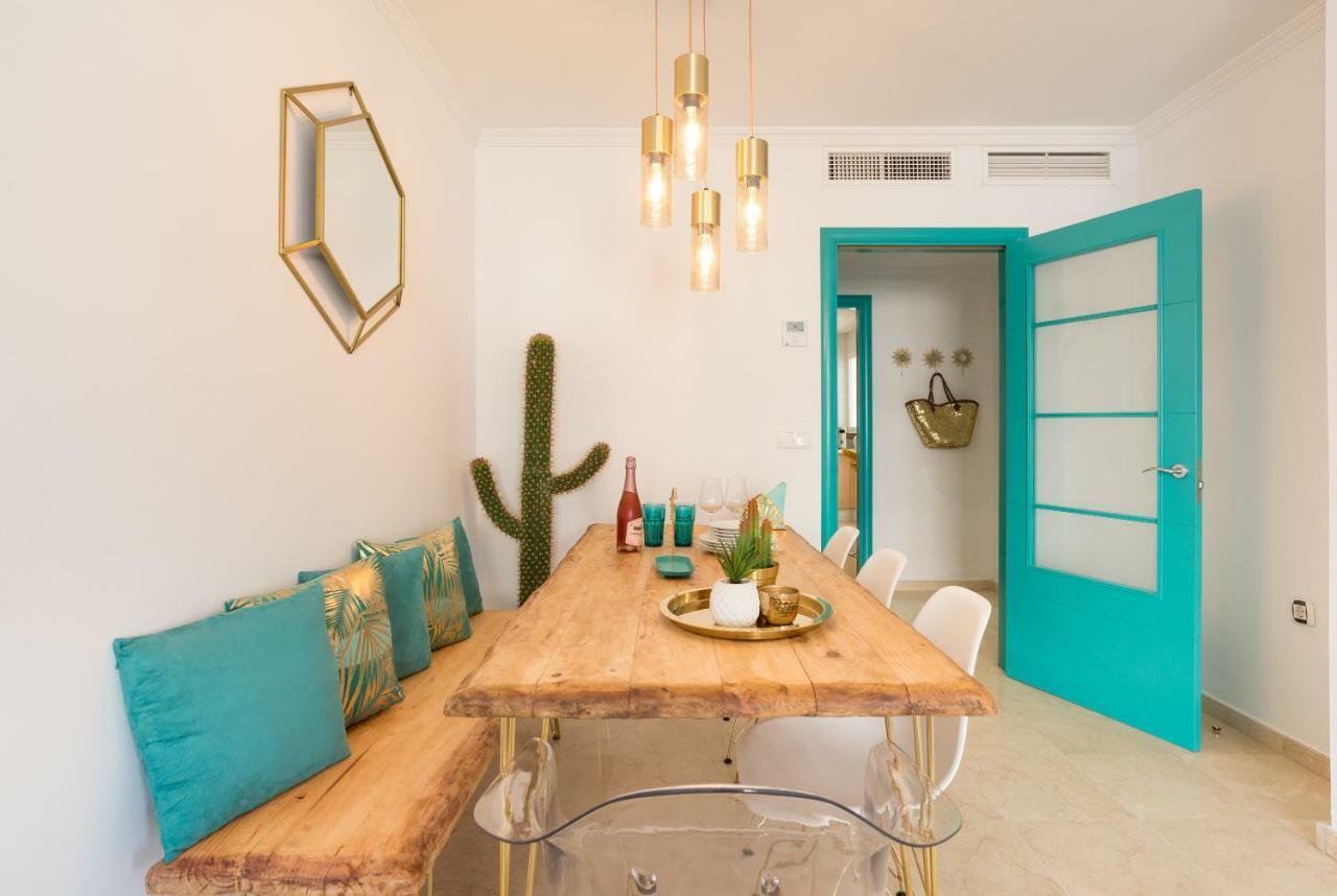 Charming Apartment On The Beach - Pool And Parking مالقة المظهر الخارجي الصورة