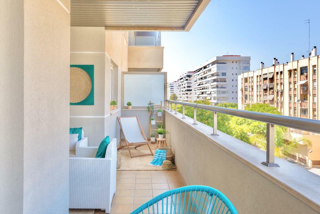 Charming Apartment On The Beach - Pool And Parking مالقة المظهر الخارجي الصورة