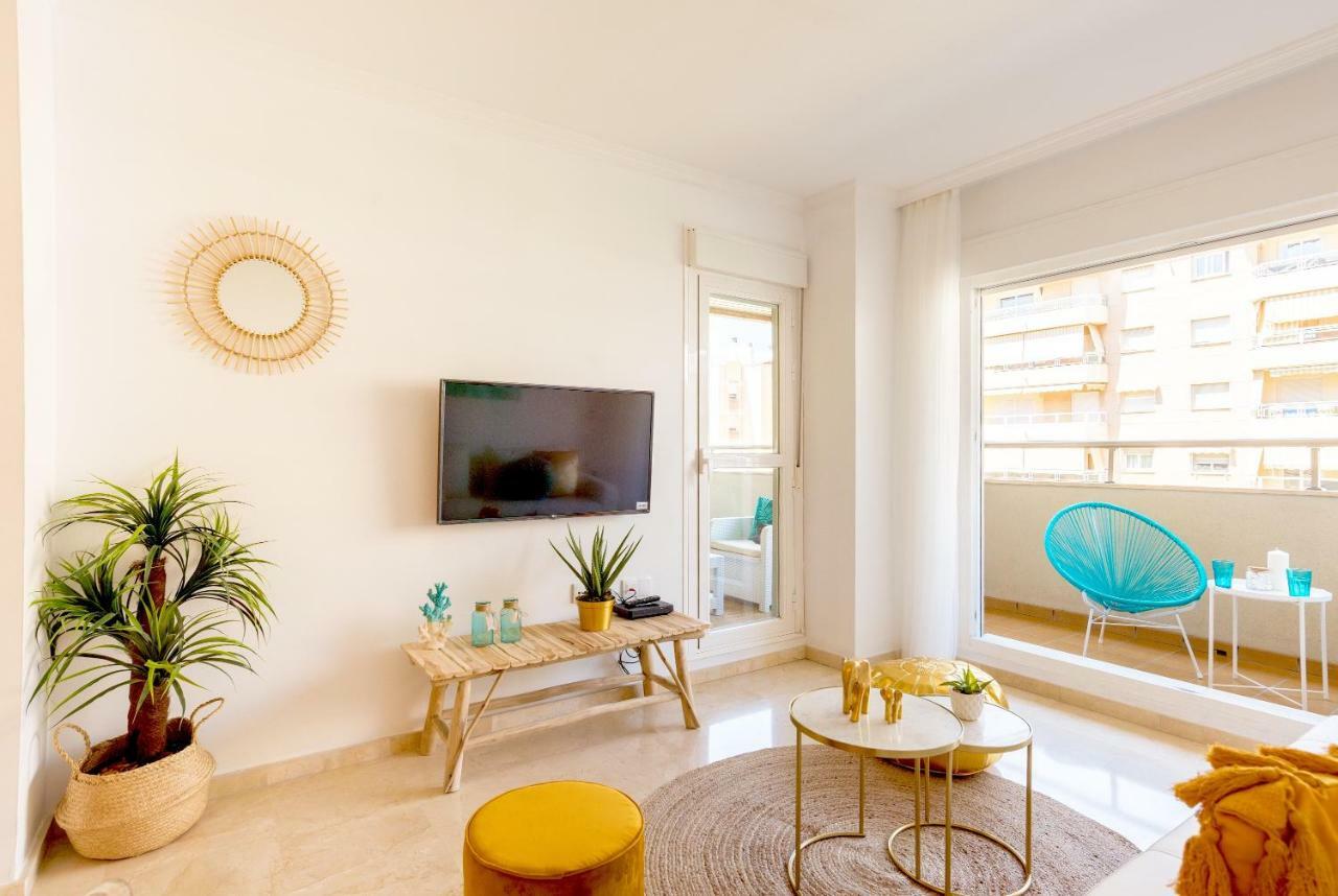 Charming Apartment On The Beach - Pool And Parking مالقة المظهر الخارجي الصورة
