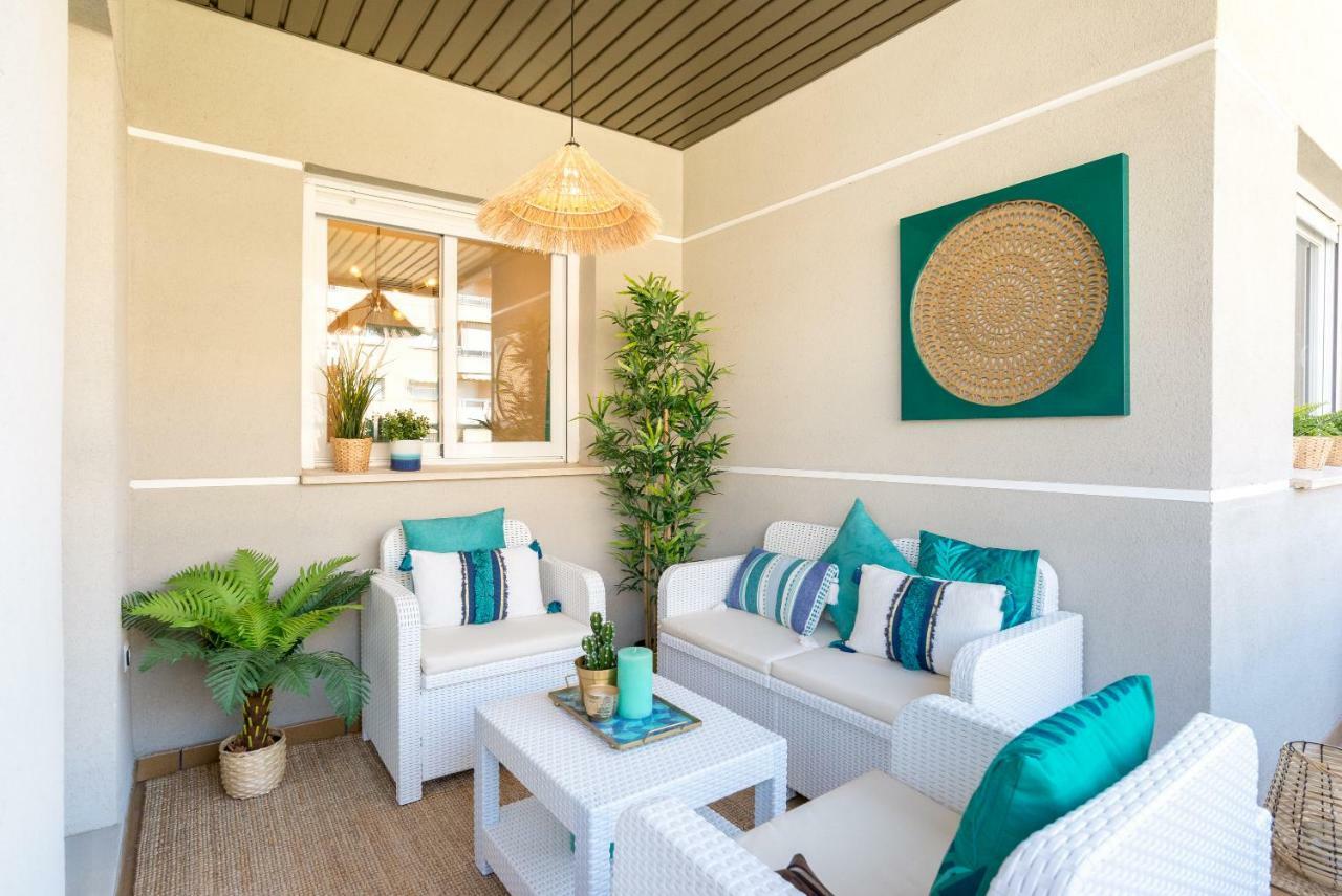 Charming Apartment On The Beach - Pool And Parking مالقة المظهر الخارجي الصورة