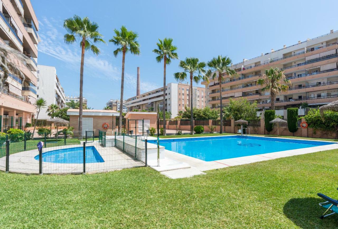 Charming Apartment On The Beach - Pool And Parking مالقة المظهر الخارجي الصورة