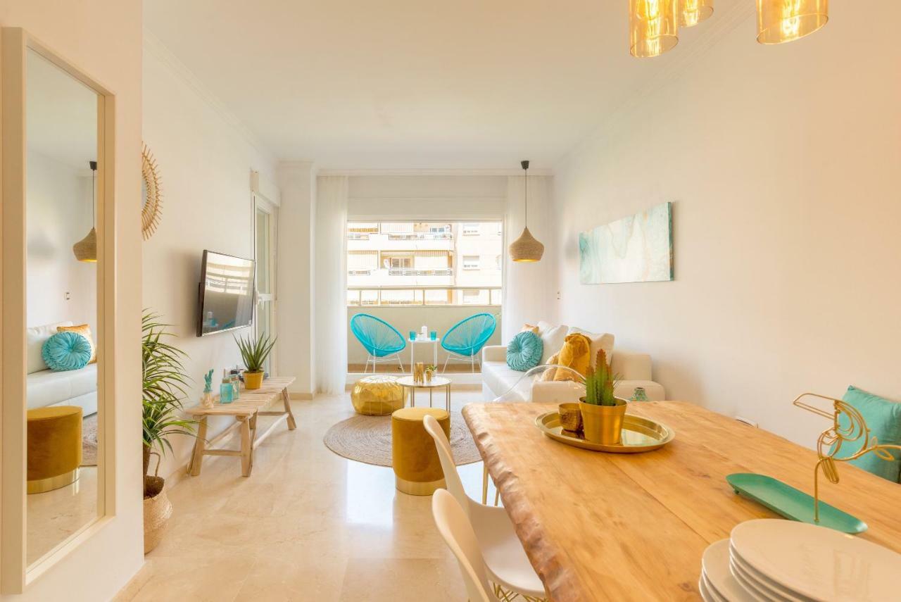 Charming Apartment On The Beach - Pool And Parking مالقة المظهر الخارجي الصورة