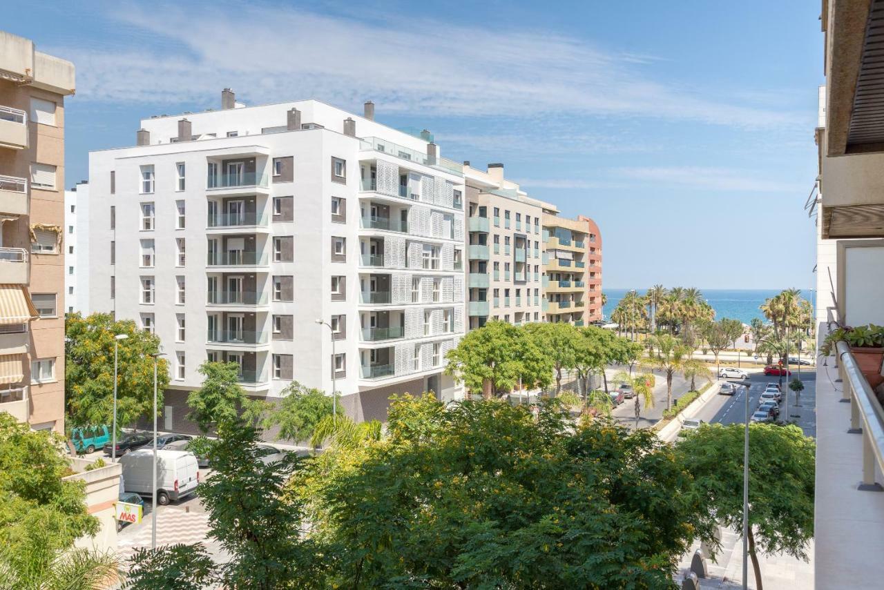 Charming Apartment On The Beach - Pool And Parking مالقة المظهر الخارجي الصورة