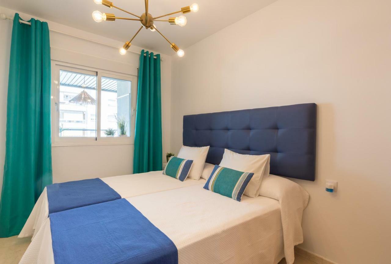 Charming Apartment On The Beach - Pool And Parking مالقة المظهر الخارجي الصورة